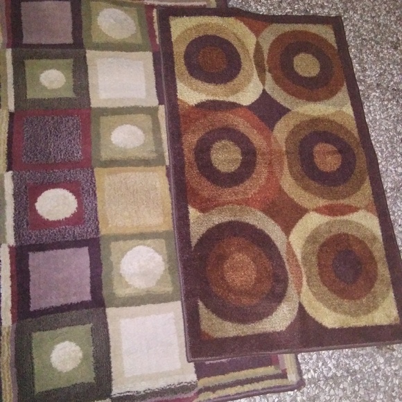 Rugs - Picture 3 of 4